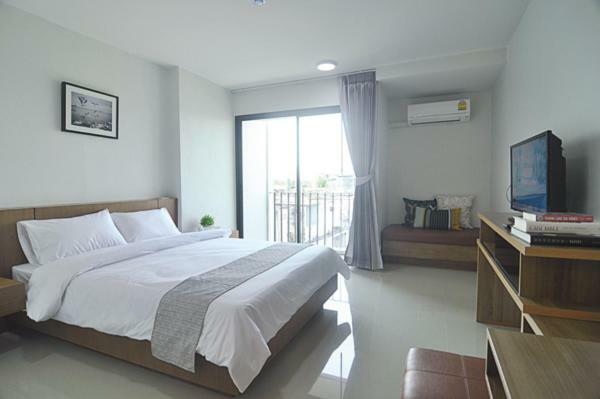 24Residence Siriraj Bangkok Bagian luar foto